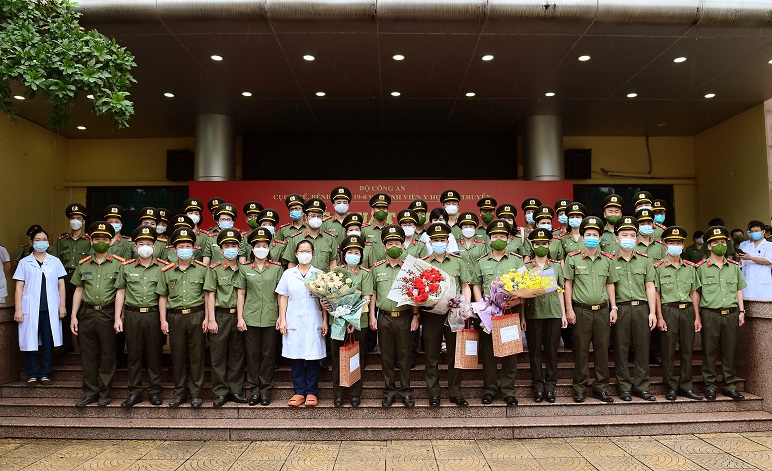 Lực lượng y tế Công an nhân dân xuất quân tham gia phòng, chống dịch bệnh COVID-19 tại TP. Hồ Chí Minh và các tỉnh phía Nam