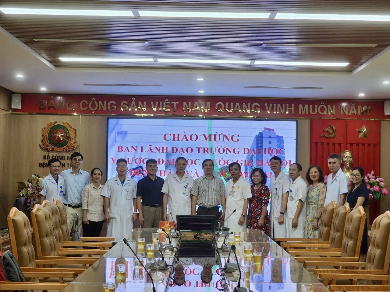 Tăng cường hợp tác đào tạo và nghiên cứu khoa học giữa Khoa Răng - Hàm - Mặt, Đại học Y dược, Đại học Quốc gia Hà Nội với Khoa Răng - Hàm - Mặt...